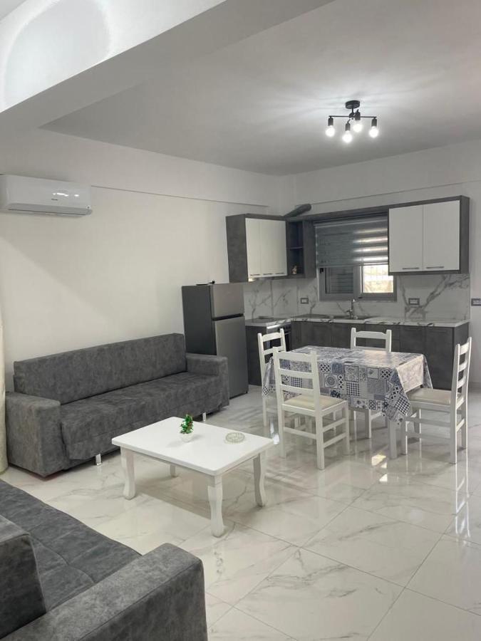Taku Apartment Саранда Екстер'єр фото