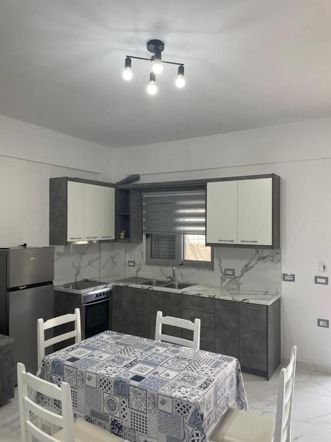 Taku Apartment Саранда Екстер'єр фото